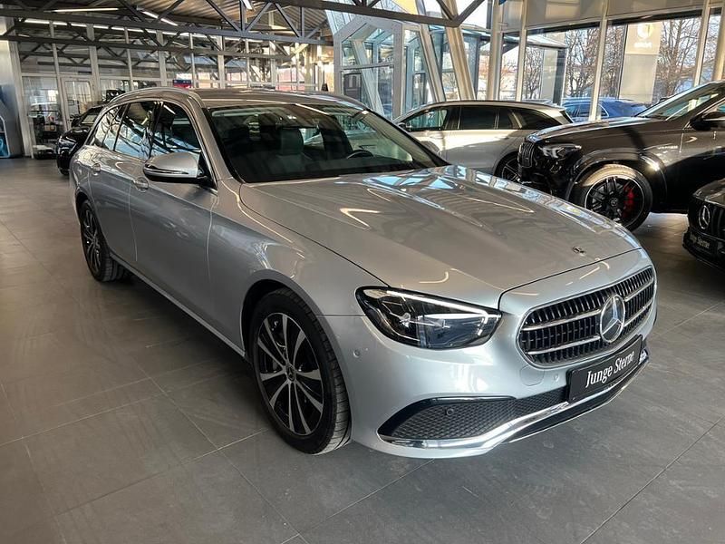 Gebraucht Mercedes E300 Avantgarde 306 PS (225 kW) 2022 Metalliclack hightechsilber Kombi