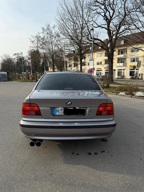 Gebraucht BMW 523 170 PS (125 kW) 1997 Grau Limousine