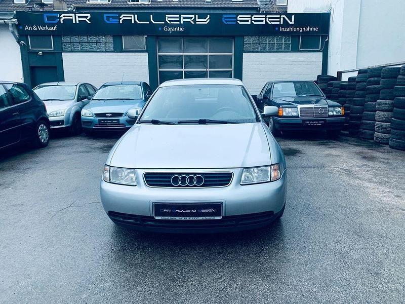Gebraucht Audi A3 Attraction 101 PS (74 kW) 1999 Silber Kleinwagen