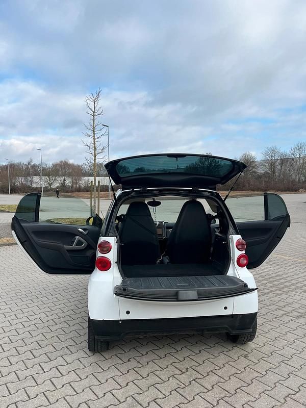Gebraucht Smart ForTwo Coupé 61 PS (44 kW) 2008 Weiß Coupé