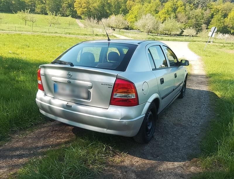 Second-hand Opel Astra 101 CP (74 kW) 2000 Argintiu Berlinǎ