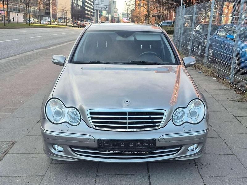Gebraucht Mercedes C200 163 PS (119 kW) 2005 Cubanitsilber  metallic Limousine