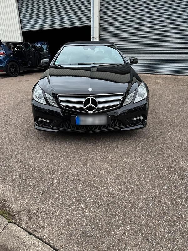 Gebraucht Mercedes E350 265 PS (194 kW) 2012 Schwarz Cabrio
