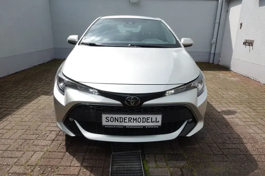 Gebraucht Toyota Corolla Comfort 116 PS (85 kW) 2019 Silber Limousine