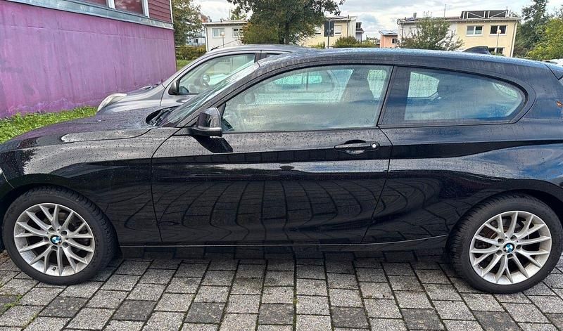 Schwarz Gebraucht 2012 BMW 114 Kleinwagen | 5.999 € (Guter Preis) - Bild 1/4