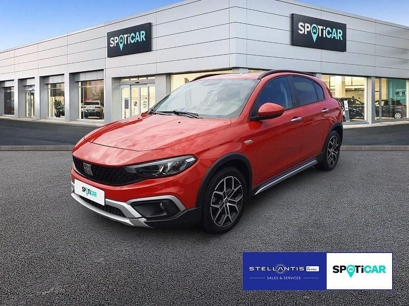 Rot Gebraucht 2023 Fiat Tipo Tech Limousine | 19.790 € (Fairer Preis) - Bild 1/4