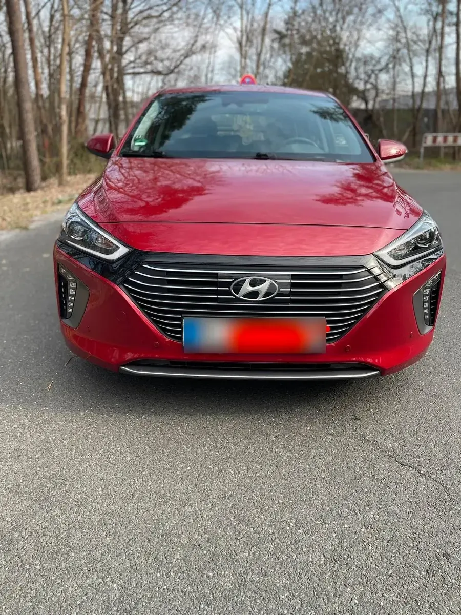Gebraucht Hyundai Ioniq Style 148 PS (108 kW) 2018 Rot Kleinwagen