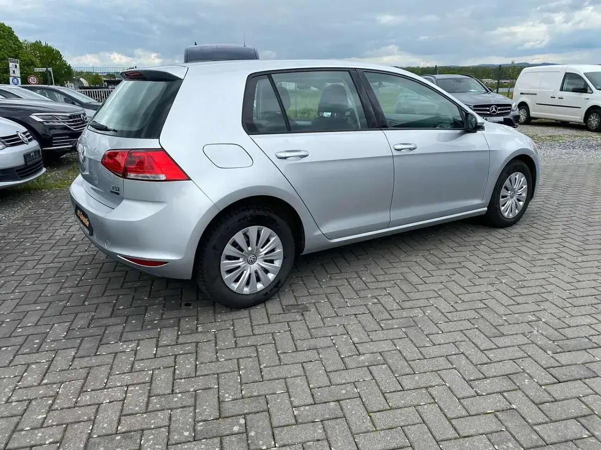 Second-hand VW Golf VII Trendline 105 CP (77 kW) 2013 Argintiu Hatchback