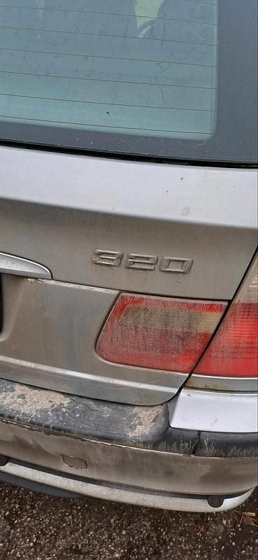 Gebraucht BMW 320 150 PS (110 kW) 2003 Silber Kombi