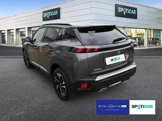 Gebraucht Peugeot 2008 GT 131 PS (96 kW) 2023 Grau platinumgrau (metallic) SUV