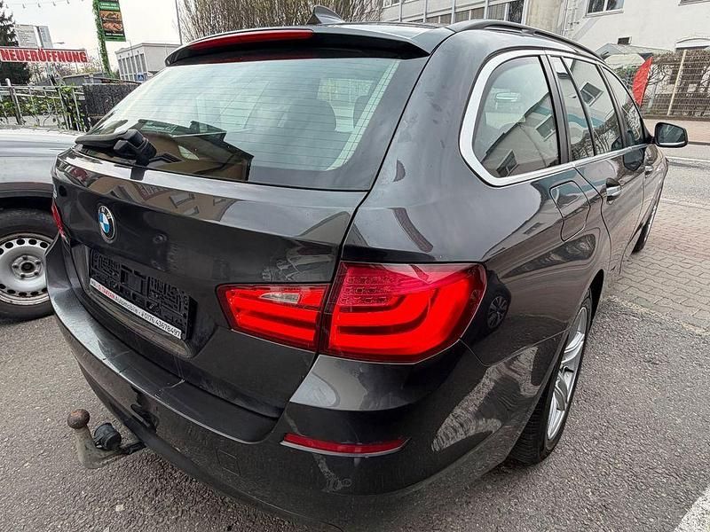 Gebraucht BMW 520 184 PS (135 kW) 2013 Grau Kombi