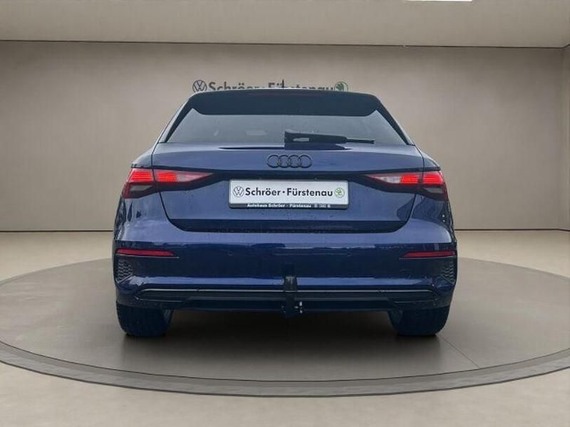 Gebraucht Audi A3 Sport 110 PS (80 kW) 2023 Blau Limousine