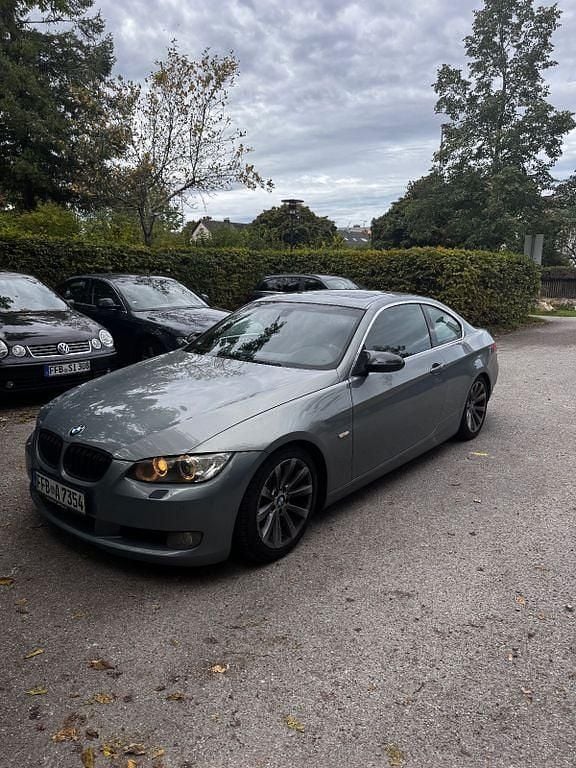 Silber Gebraucht 2006 BMW 325 Performance Coupé | 7.499 € (Guter Preis) - Bild 1/4