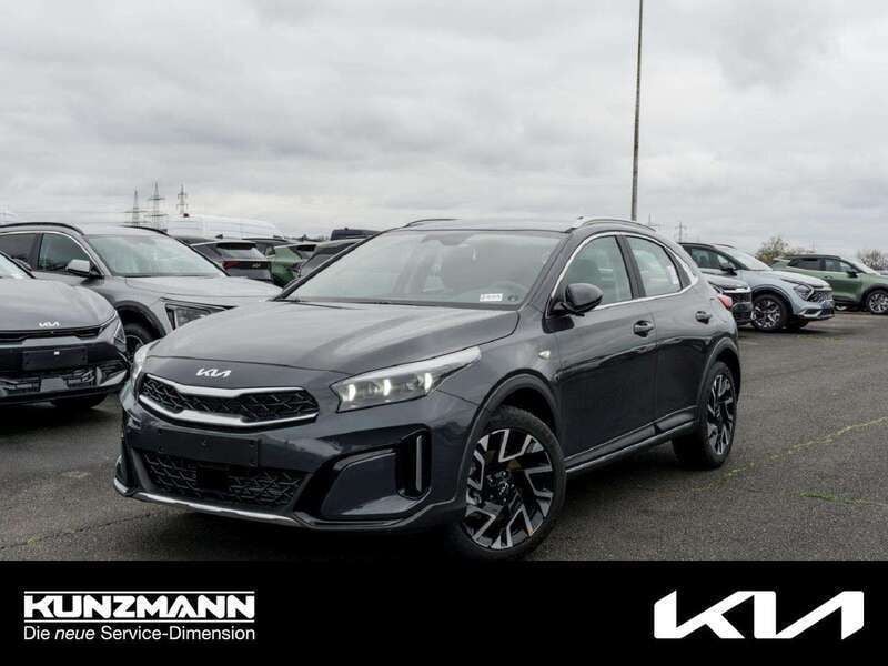 Grau pentametal metallic Gebraucht 2025 Kia XCeed Vision SUV | 26.660 € (Superpreis) - Bild 1/4