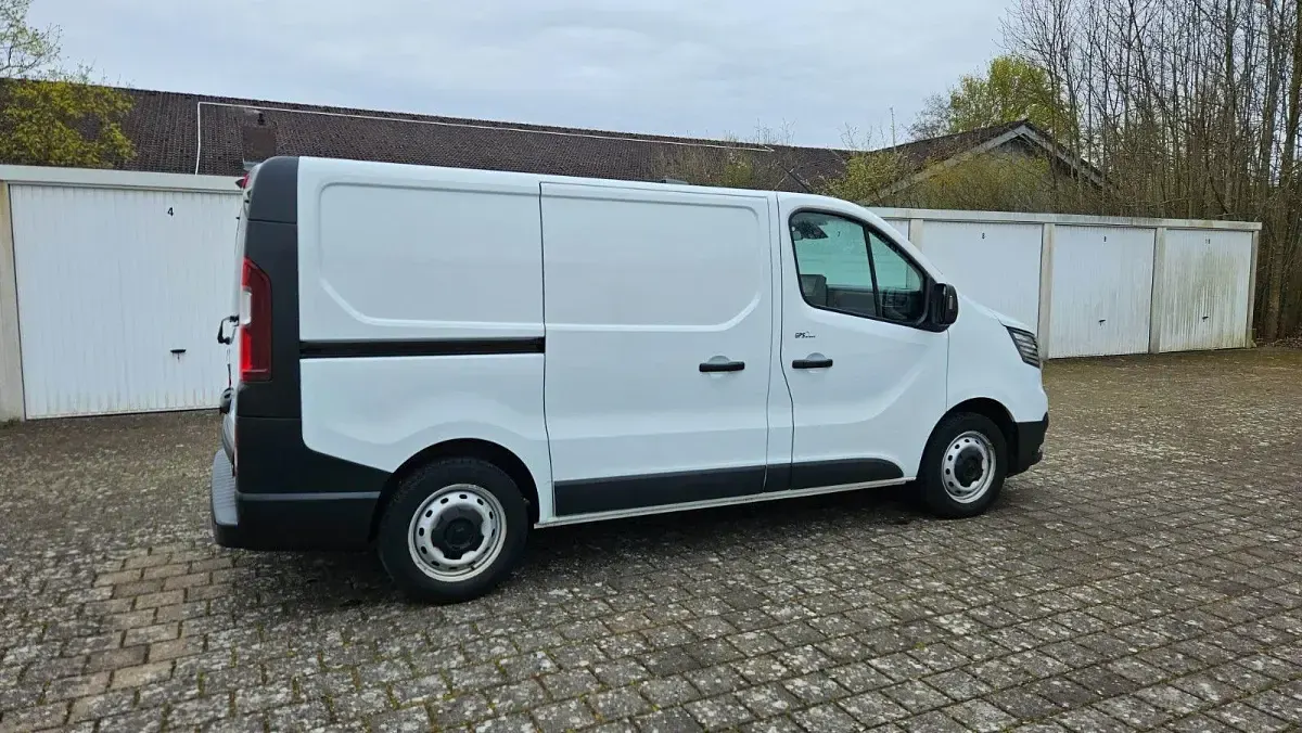 Gebraucht Renault Trafic 131 PS (96 kW) 2022 Weiß Van / Kleinbus