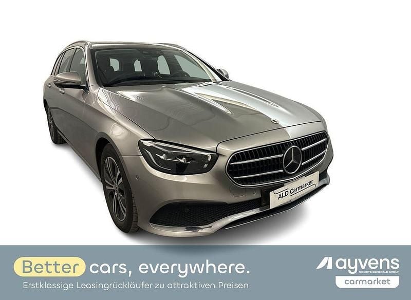 Silber Gebraucht 2022 Mercedes E220 Avantgarde Limousine | 29.980 € (Superpreis) - Bild 1/4