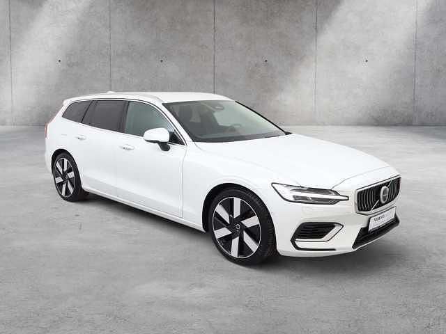 Gebraucht Volvo V60 Plus 398 PS (292 kW) 2025 Crystal weiss Kombi