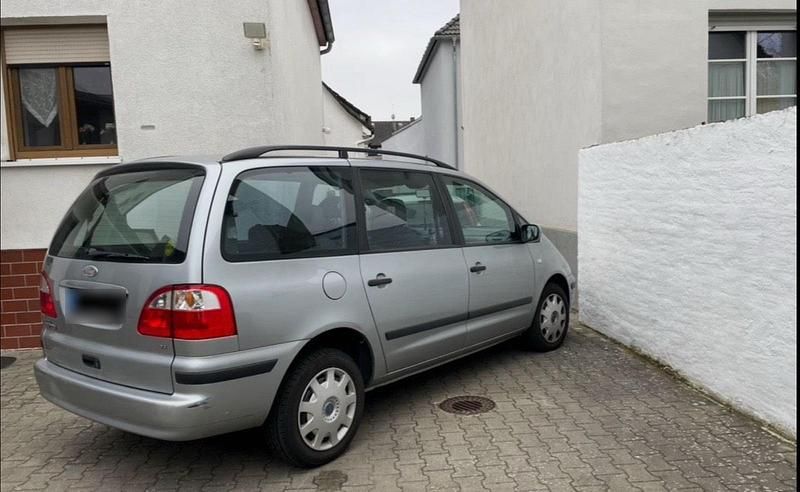 Gebraucht Ford Galaxy 140 PS (102 kW) 2005 Silber Van / Kleinbus