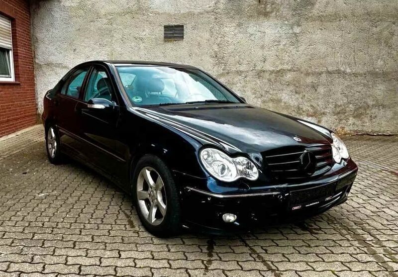 Schwarz Gebraucht 2005 Mercedes C320 AMG Limousine | 2.300 € (Superpreis) - Bild 1/4