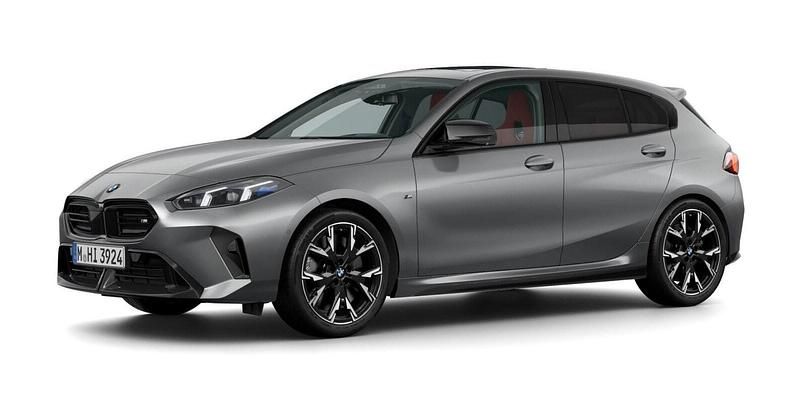 Grau Gebraucht 2024 BMW M135 Shadowline Kleinwagen | 55.122 € - Bild 1/4