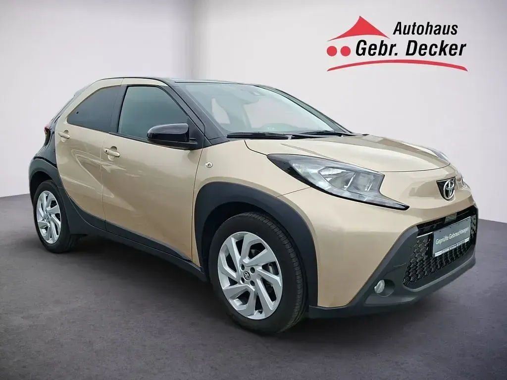 Gebraucht Toyota Aygo X Pulse 72 PS (52 kW) 2022 Beige SUV