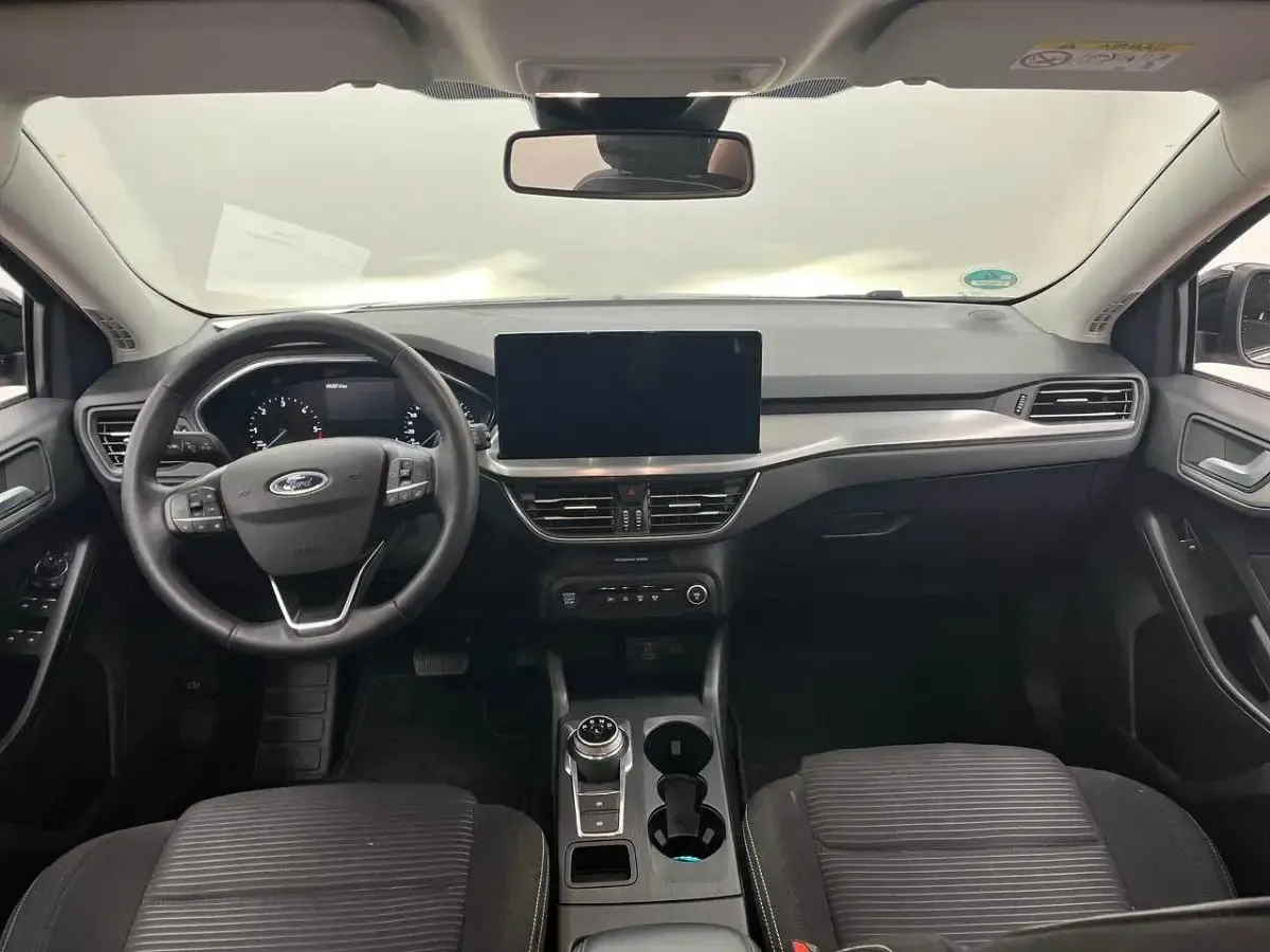 Gebraucht Ford Focus Titanium 116 PS (85 kW) 2023 Schwarz Kombi