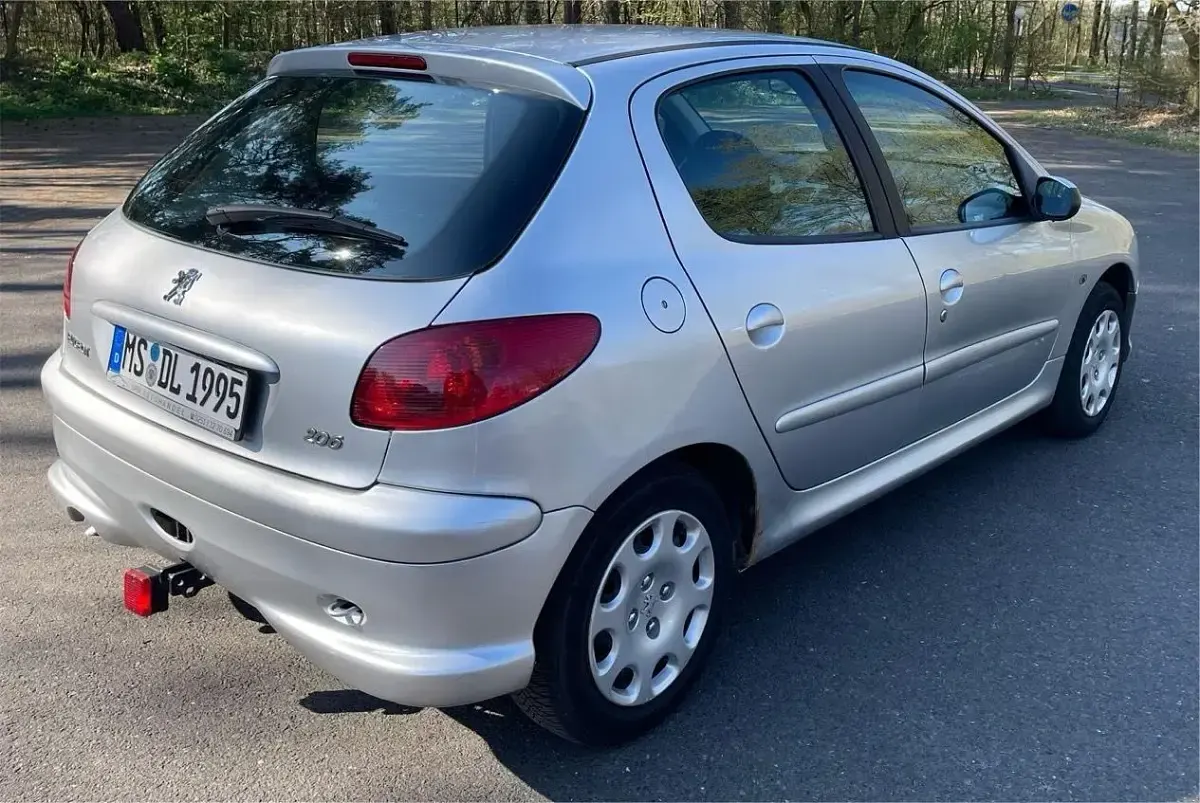 Gebraucht Peugeot 206 74 PS (54 kW) 2005 Grau Kleinwagen
