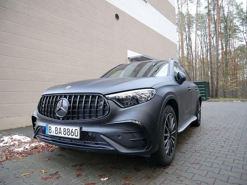 Grau Gebraucht 2023 Mercedes GLC300 AMG SUV | 56.500 € (Teuer) - Bild 1/4
