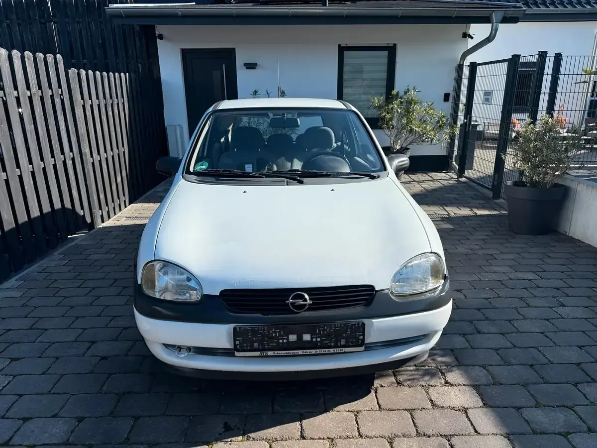 Gebraucht Opel Corsa 60 PS (44 kW) 1997 Weiß Kleinwagen