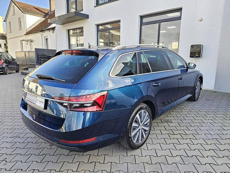 Gebraucht Skoda Superb 190 PS (139 kW) 2021 Blau Limousine