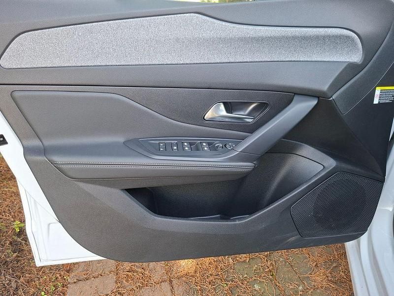 Gebraucht Peugeot 308 SW Allure 131 PS (96 kW) 2024 Okenitweiß Kombi
