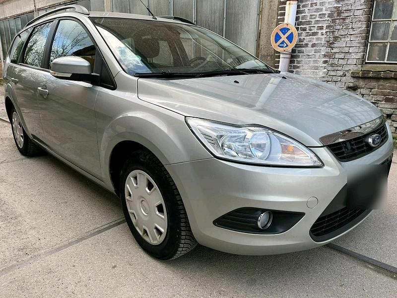Gebraucht Ford Focus 101 PS (74 kW) 2009 Kombi