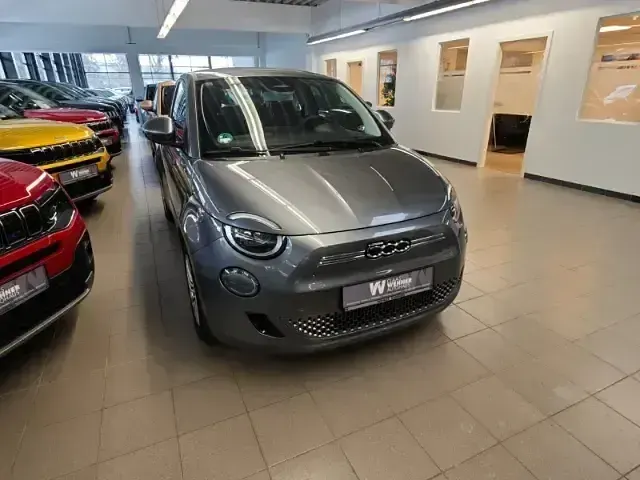 Gebraucht Fiat 500e 86 kW (118 PS) 2023 Mineral grau) (grau Kleinwagen