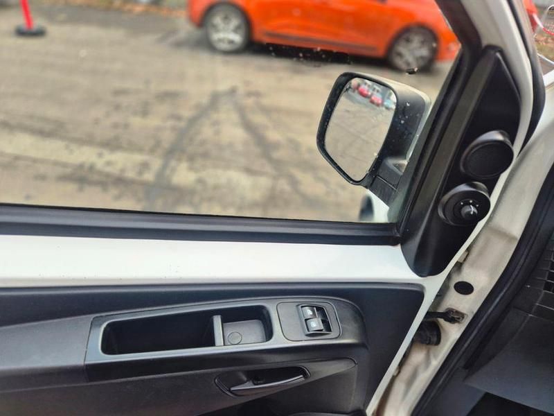 Gebraucht Fiat Fiorino 95 PS (69 kW) 2011 Weiß Van / Kleinbus