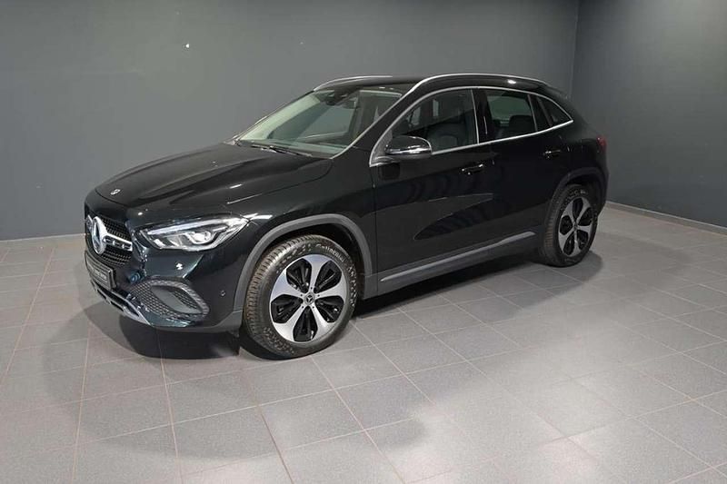 Metalliclack kosmosschwarz Gebraucht 2023 Mercedes GLA250 SUV | 37.800 € (Superpreis) - Bild 1/3