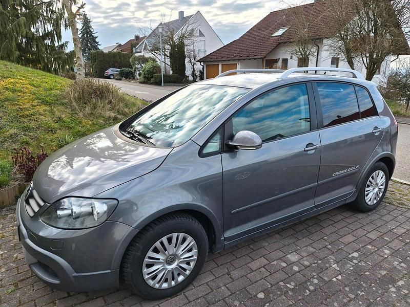 Second-hand VW Golf 140 CP (102 kW) 2007 Gri SUV