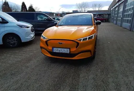 Usata Ford Mustang Mach-E Premium 258 kW (351 CV) 2024 Arancione SUV