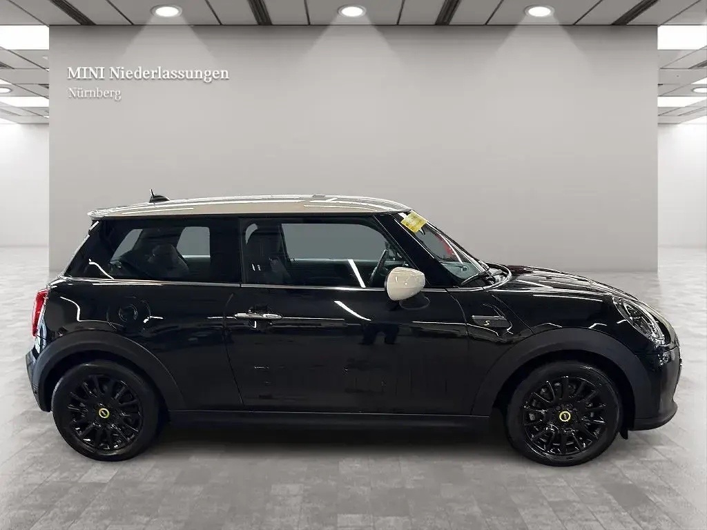 Gebraucht Mini Cooper SE 135 kW (184 PS) 2023 Schwarz Kleinwagen