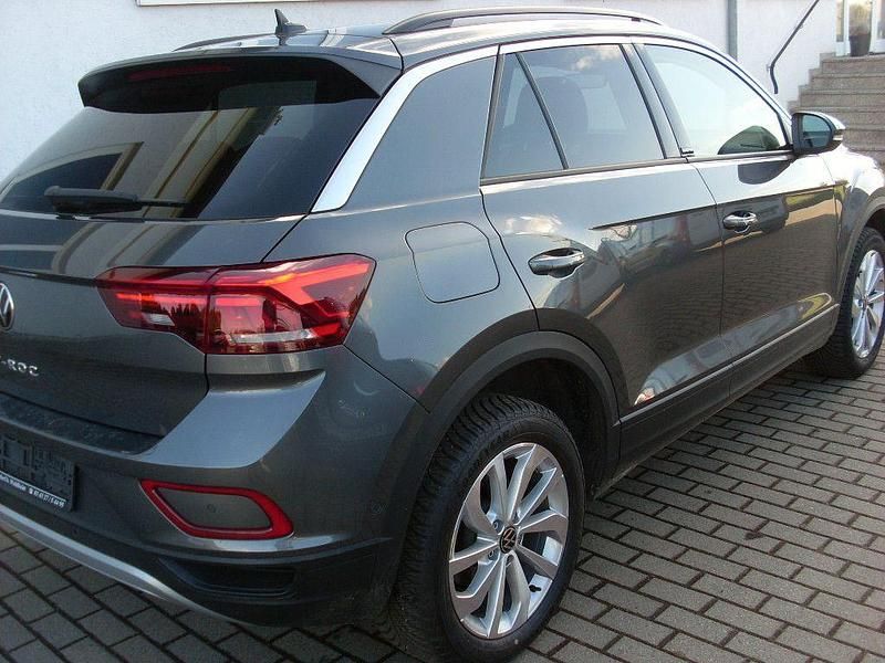 Gebraucht VW T-Roc Move 150 PS (110 kW) 2024 Grau SUV