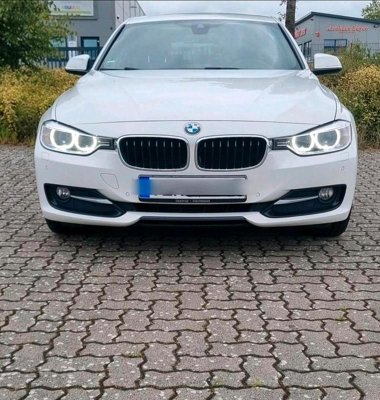Gebraucht BMW 318 143 PS (105 kW) 2015 Weiß Kombi