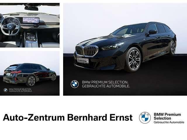 Saphirschwarz metallic Gebraucht 2024 BMW 520 M Sport Kombi | 54.380 € (Superpreis) - Bild 1/4