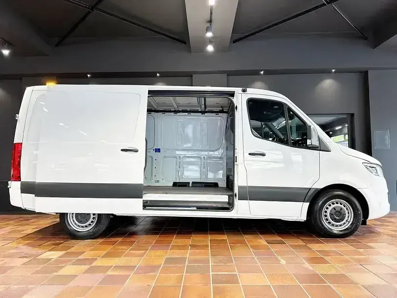 Gebraucht Mercedes Sprinter 190 PS (139 kW) 2021 Arktikweiß mb 9147 Van