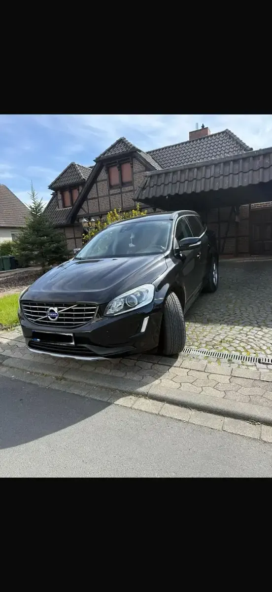 Second-hand Volvo XC60 190 CP (139 kW) 2016 Negru SUV