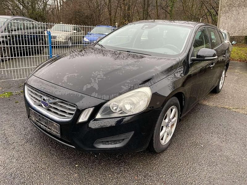 Gebraucht Volvo V60 Kinetic 114 PS (83 kW) 2012 Black solid (stone) / solid Kombi