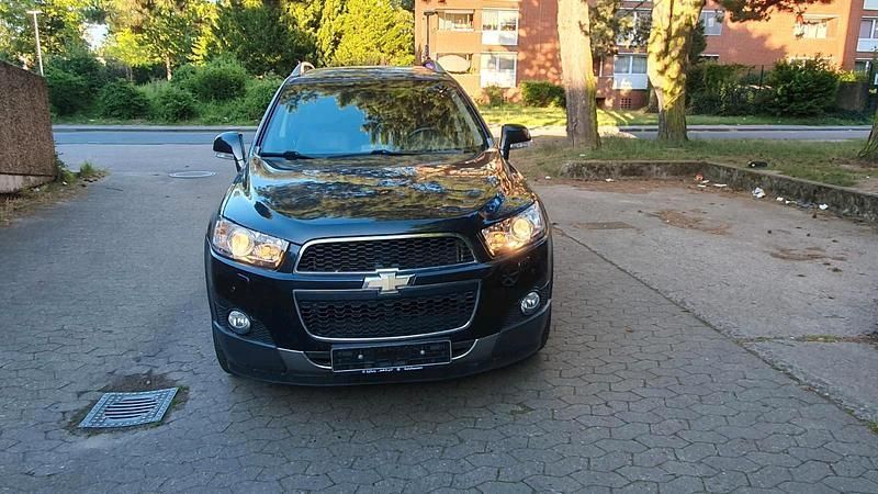 Schwarz Gebraucht 2013 Chevrolet Captiva SUV | 3.900 € (Superpreis) - Bild 1/4