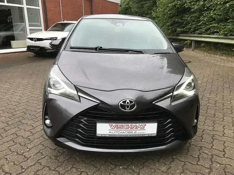 Gebraucht Toyota Yaris Comfort 112 PS (82 kW) 2019 Grey metallic Kleinwagen
