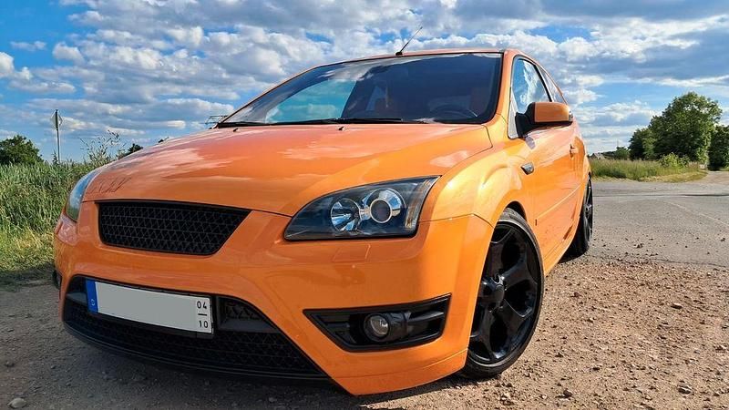 Gebraucht Ford Focus ST 226 PS (166 kW) 2005 Orange Limousine