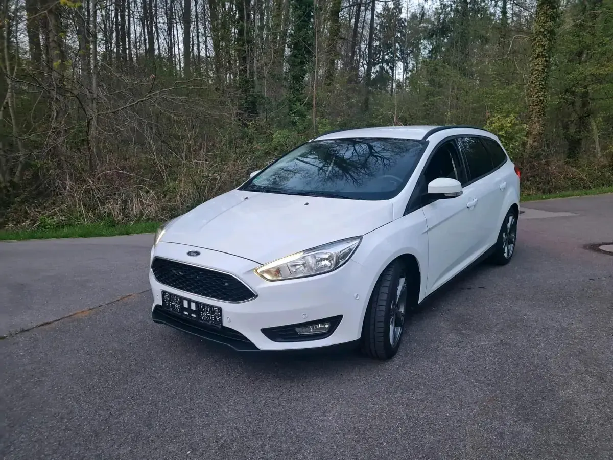 Usata Ford Focus 150 CV (110 kW) 2017 Bianco Station wagon
