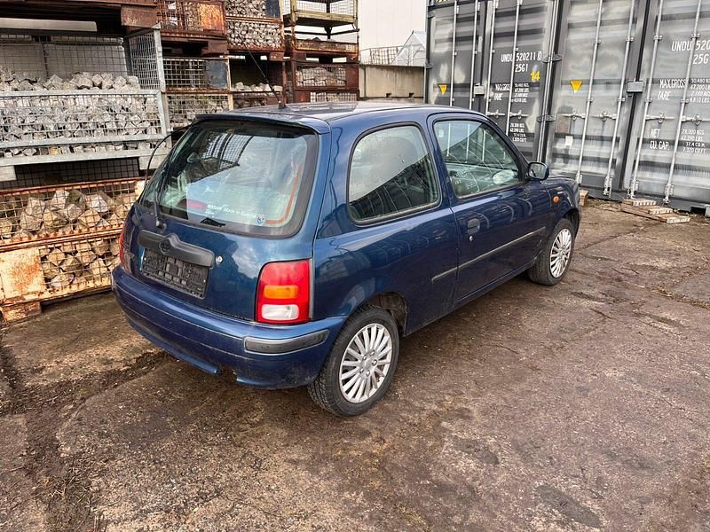 Gebraucht Nissan Micra 75 PS (55 kW) 2000 Blau Kleinwagen
