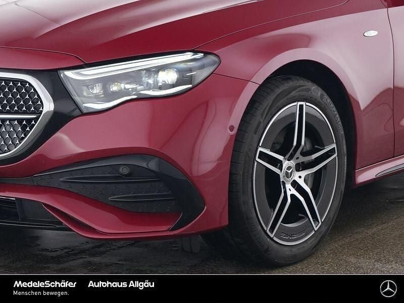 Gebraucht Mercedes E300 AMG 313 PS (230 kW) 2025 Rot Limousine